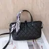 Bolso Cuadrado Pequeño Acolchado de Cuero Genuino de Nicho para Mujer, Versátil Bolso Cruzado de Piel de Vaca de Primera Capa Transfronterizo, Forma Natural de Gota