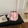 Bolsa de Mão Pequena Super na Moda para Mulheres, Novo Modelo 2026, Bolsa Saco de Nicho, Bolsa de Ombro e Transversal Versátil e Estilosa