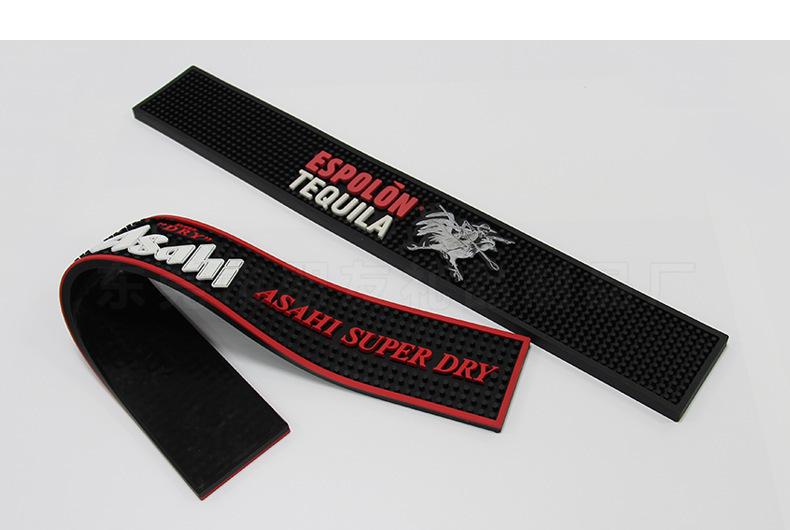 实物拍摄酒吧垫滤水垫子产品，滴胶结合印刷工艺，供你参考