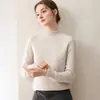 Outono/Inverno 2026 Novo Suéter Feminino de Cashmere com Gola Semi-Alta e Barra Enrolada, Cor Sólida da Moda, Tricô de Sete Pontos Espessado, Camada de Base