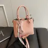 Bolsa Pequena Marrom Retro de Alta Qualidade Feminina 2025 Nova Primavera e Verão Versátil Bolsa Transversal Super Popular Bolsa de Balde Portátil