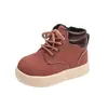 Botas de cuero con punta ancha para niños 2026 otoño versión coreana para niños y niñas, botas casuales de corte bajo con cremallera lateral, elegantes botas Martin para exportación