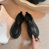 Sapatos Pequenos de Couro com Solado Grosso Estilo Britânico para Mulheres 2024 Verão Novo Cadarço Sapatos de Uniforme Jk Roupa de Trabalho Mocassins Confortáveis