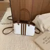 E-commerce Transfronteiriço Direto da Fábrica Chegada Nova Outono 2026 Moda Tendência Versátil Bolsa de Ombro Único Transversal Bolsa de Mão para o Dia a Dia