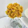 Buquê de Rosas de Mão para Simulação Flores Artificiais Decoração de Sala de Estar Decoração Floral Decoração de Flores para Mesa de Jantar Flores Secas Buquê de Mão