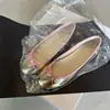 Zapatos retro Mary Jane de piel de oveja para commuting, punta redonda, apertura poco profunda, detalle de lazo, diseño de una sola tira, suela plana, cómodos para el uso diario