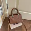 Bonita Xiaomi Home 2026 Nova Bolsa de Mão Casual Elegante Tendência Alta Aparência Versão Coreana Retrô Ombro Único Transversal Pequena Quadrada Feminina