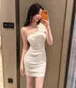Vestido Corto Atmosférico de un Hombro para Mujer, Blanco, Ceñido a la Cintura, Ajustado, Adecuado para Banquetes, Fiestas, Trabajo, Vestido Mini Bodycon Versátil