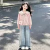 Conjunto de primavera y otoño para niña: Look preppy estilo coreano con una sudadera de cuello marinero y pantalones vaqueros casuales con un dulce lazo, un conjunto de dos piezas