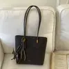 Bolsa Saco Estilo Novo Outono/Inverno 2025 Personalizada Moda Tendência Bolsa de Ombro Design Nicho Bolsa Transversal Casual Feminina