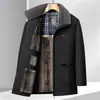 2026 Invierno Estilo Papá de Mediana Edad y Mayor Negocios Más Terciopelo Engrosado Cuello de Borrego Chaqueta Acolchada de Algodón Nueva para Hombre Versátil Color Sólido