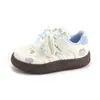Zapatos Casuales de Peluche Lindos para Niños 2026 Otoño Nuevos Zapatos Blancos para Niñas Tallas Medianas y Grandes Moda Versátil Zapatos Deportivos