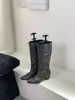 Nuevas Botas Largas de Caída/Invierno 2026 con Puntera Redonda, Aumentadoras de Altura y Hebilla de Cinturón, Botas Vintage para Mujer