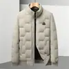 Chaqueta de Plumón para Hombre 2026 Otoño/Invierno Tejida Cuello Alto Versión con Cremallera Juvenil Lujo Casual Cálido Abrigo Corto de Plumón