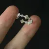Elegante Anillo de Cuatro Hojas para Mujer, Sencillo y Fresco, Anillo Abierto Delicado con Diseño Único, Apilable, Anillo de Dedo Índice de Lujo Ligero