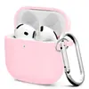 Funda protectora adecuada para Apple AirPods de 4ª/5ª generación, carcasa de silicona para auriculares, bolígrafo de limpieza y mosquetón - un juego de tres piezas