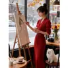Vestido Largo de Punto Acanalado Bodycon de Lujo de Alta Gama para Principios de Otoño, Vestido Suéter Delgado de Punto Rojo con Cuello en V y un Ambiente Elegante