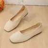 Sapatos rasos pretos de tricô para mulheres, novo modelo primavera/verão, tecido fly-knit respirável, sapatos slip-on de corte baixo, calçados femininos simples e confortáveis