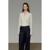 Suéter de punto de manga larga estilo francés UNSPOKE para mujer, jersey de cuello en V, elegante y sofisticado, diseño único, top estilizado