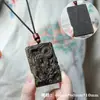 Bodhisattva Ajedrez Carvado de Madera de Águila 461 Colgante Unilateral Marca Zaki Estilo Chino Juguete de Madera de Mano para Colgar en el Cuello