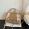 Nova Moda Simples Nicho Luxo Leve Versátil Bolsa Feminina Ombro Único Transversal Bolsa de Mão Bolsa Baguete para Mulheres