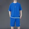 Um conjunto completo de roupas casuais, novo conjunto esportivo de verão, conjunto estiloso masculino de shorts de manga curta em tecido waffle solto