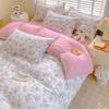 Juego Universal de Cuatro Piezas para Cuatro Estaciones de Funda de Edredón Engrosada y Sábanas para Dormitorios Estudiantiles, Procesamiento y Personalización de Ropa de Cama de Tres Piezas con Dibujos Animados Amigable con la Piel