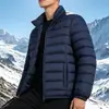 Jaqueta de Algodão Leve Outono/Inverno 2026 para Homens, Casaco Curto de Algodão Quente com Gola Alta Listrada, Roupa Externa à Prova de Vento com Acolchoamento de Algodão para Uso ao Ar Livre