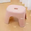 Taburete bajo de plástico engrosado para uso doméstico, banco pequeño para niños, taburete de baño para adultos y ancianos, tapete antideslizante, fábrica