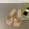 Chanclas con Decoración de Flores para Mujer para Verano, Nuevo Estilo 2026 Sandalias de Cuña Impresionantes con Punta Cuadrada y Pedrería