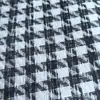 Venda Direta em Estoque de Tecido 100% Poliéster Preto e Branco com Padrão Pied-de-Poule Tingido no Fio para Têxteis Domésticos, Capas de Sofá, Fronhas, Materiais para Calçados, Toalhas de Mesa, Capas de Carro, Padrão Pied-de-Poule