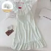 Nueva Estilo Verano 2026 Bata de Noche de Algodón Nube para Mujer, Encaje Blanco Crudo con Mangas Cortas Volantes y Almohadillas en el Pecho, Ropa de Casa Dulce de Longitud Media