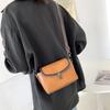 Bolsa pequena retrô elegante simples 2021 Nova chegada Ombro de qualidade elegante Crossbody Mini Bolsa quadrada pequena portátil