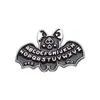 Broche de Calavera Fantasma Oscuro Gato Negro de Halloween Divertido Calavera Insignia de Metal en Inglés Pequeño Regalo