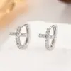 Pendientes de cruz de circonita con explosiones europeas y americanas para chicos, estilo hip-hop, temperamento, estilo ins, moda nicho, pendientes, venta al por mayor
