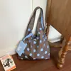 Bolsa tote de gran capacidad para mujer, nueva moda casual de verano 2026, bolso de hombro de lunares, ligero para la escuela y el trabajo