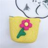 Un Bolso de Concha Tejido a Mano con Flores, Bolso de Paja Simple Moderno y Versátil, Bolsa para Guardar Monedas para Niños al Mayoreo