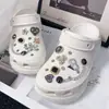 Zapatos Croc DIY Flores para Zapatos Cadena Metálica de Alta Gama Joyería de Diamantes Accesorios Decorativos Hebilla Estéreo Removible Hebilla para Zapatos