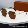 2025 Nuevas Gafas de Sol para Mujer Sin Marco de Alta Calidad Lujo Ligero Populares en Internet Transfronterizas Europeas y Americanas Gafas de Sol con Protección UV para Sesiones de Fotos Callejeras