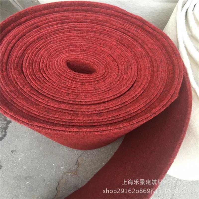 黑红色