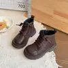 Botas Curtas Quentes Forradas com Lã Estilo Britânico para Meninas 2026 Novidades de Inverno Botas Martin Casuais para Crianças de Meia-Idade e Mais Velhas Tendência