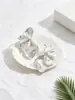 Pendientes de Flor Tridimensionales Dorados Vintage Transfronterizos, Pendientes Versátiles de Venta Caliente Transfronterizos para Fiestas Navideñas con Textura Martillada Tridimensional