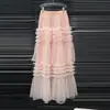 Atuendo de tirantes de moda de verano 2026 para mujer: Top de Tirantes con Diseño Único + Falda de Malla