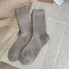 Calcetines de mujer estilo coreano con volantes hasta la mitad de la pantorrilla, calcetines holgados de color liso retro para otoño e invierno, textura suave, cálidos, venta al por mayor