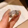 Anillo Exquisito Estilo Francés Lujo Ligero Zirconia Estrella Redonda, Anillo para Dedo Índice de Diseño Nicho, Joyería Geométrica Versátil