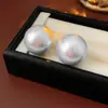 Pendientes Redondos Sencillos de Perla Aguja Plateada de Moda Versátiles para Viajes al Trabajo Pendientes Retro de Nicho Pendientes de Alto Temperamento para Mujer
