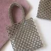 Bolsa de miçangas oca feita à mão de fábrica nova elegante para mulheres, bolsa de ombro portátil, clutch simples de imitação de pérola