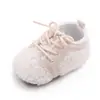 Novo Estilo Outono e Inverno Sapatos para Bebê Menina de 0-1 Ano, Sapatos Quentes para Bebê com Cadarço, Sapatos de Algodão com Solado Parcial de Borracha, Sapatos para Criança Pequena