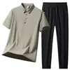 Conjunto de Dos Piezas para Hombre de Verano: Camisa Polo de Manga Corta Transpirable de Seda de Hielo y Pantalones Largos para Deportes y Ocio Juvenil, Transpirable de Seda de Hielo