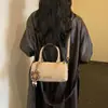Bolso Femenino Nuevo Estilo Coreano Chic Simple Otoño 2026, Bolso de Hombro Bajo Brazo Casual Moda Retro Nicho, Bolso Baguette